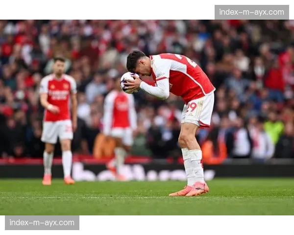 英超球队欧冠表现低迷,仅剩阿森纳利物浦撑场面 英超球队欧冠表现低迷,仅剩阿森纳利物浦撑场面