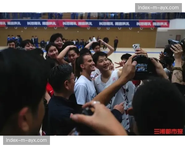 萨布丽娜中国行启动长沙校园女篮长期培养计划